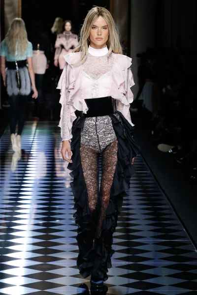 Look 29